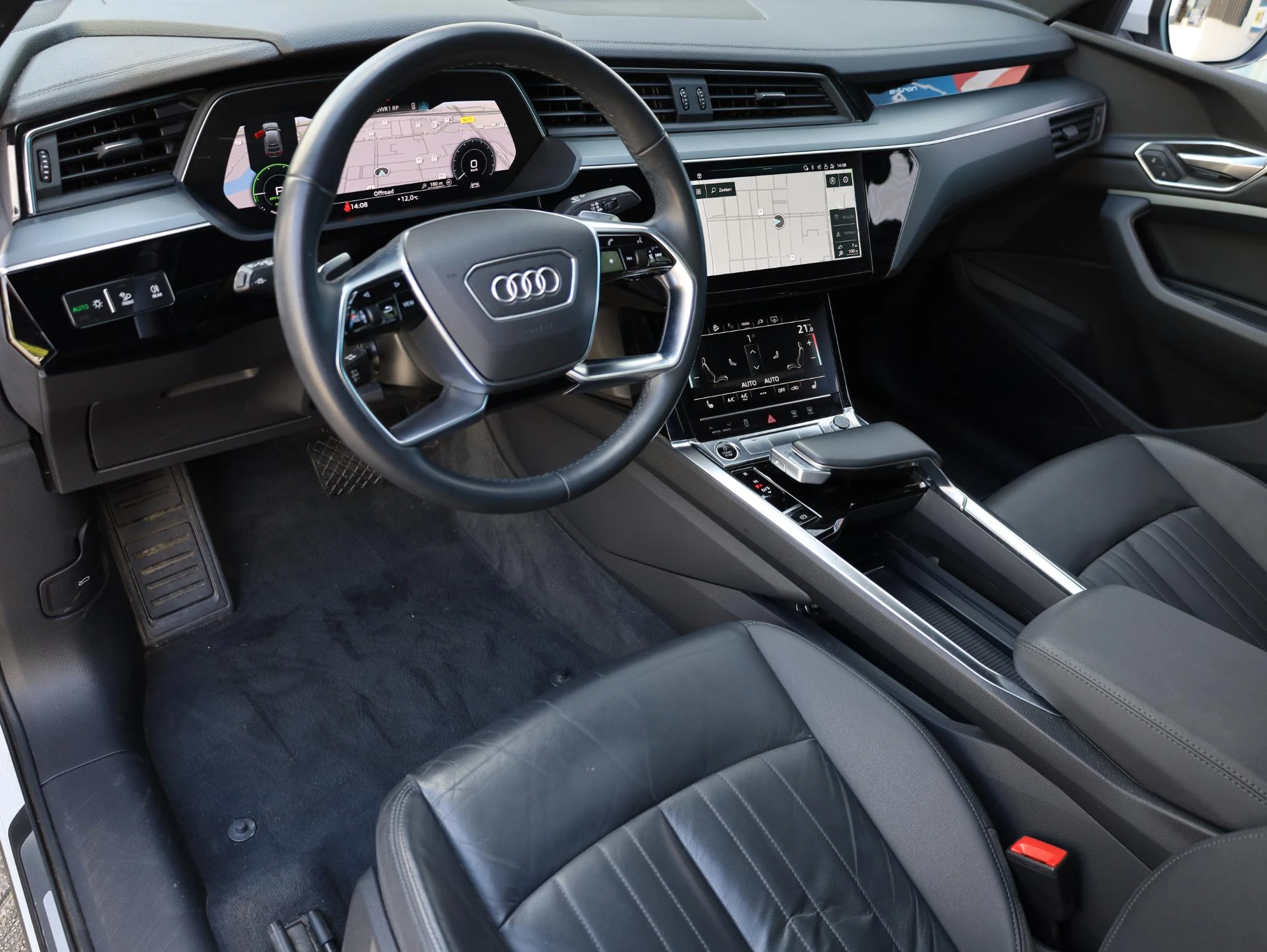 Hoofdafbeelding Audi e-tron