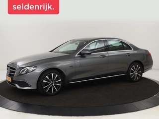 Hoofdafbeelding Mercedes-Benz E-Klasse Mercedes-Benz E-klasse 300e Avantgarde | Adaptive cruise | Leder |  Stoelverwarming | Widescreen | Carplay | Sfeerverlichting | Navigatie | Camera | Park Assist | PHEV | Plug In