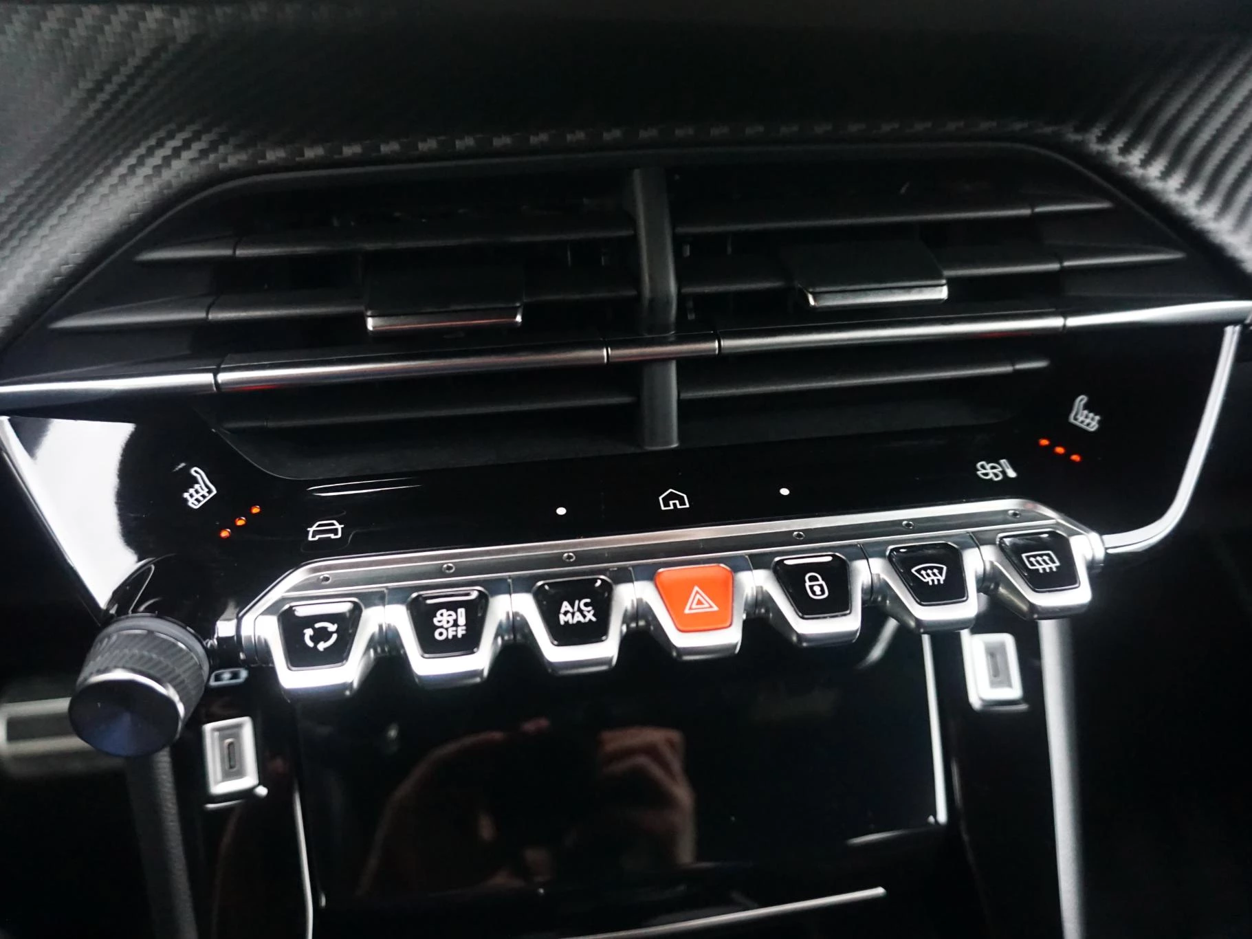 Hoofdafbeelding Peugeot e-2008