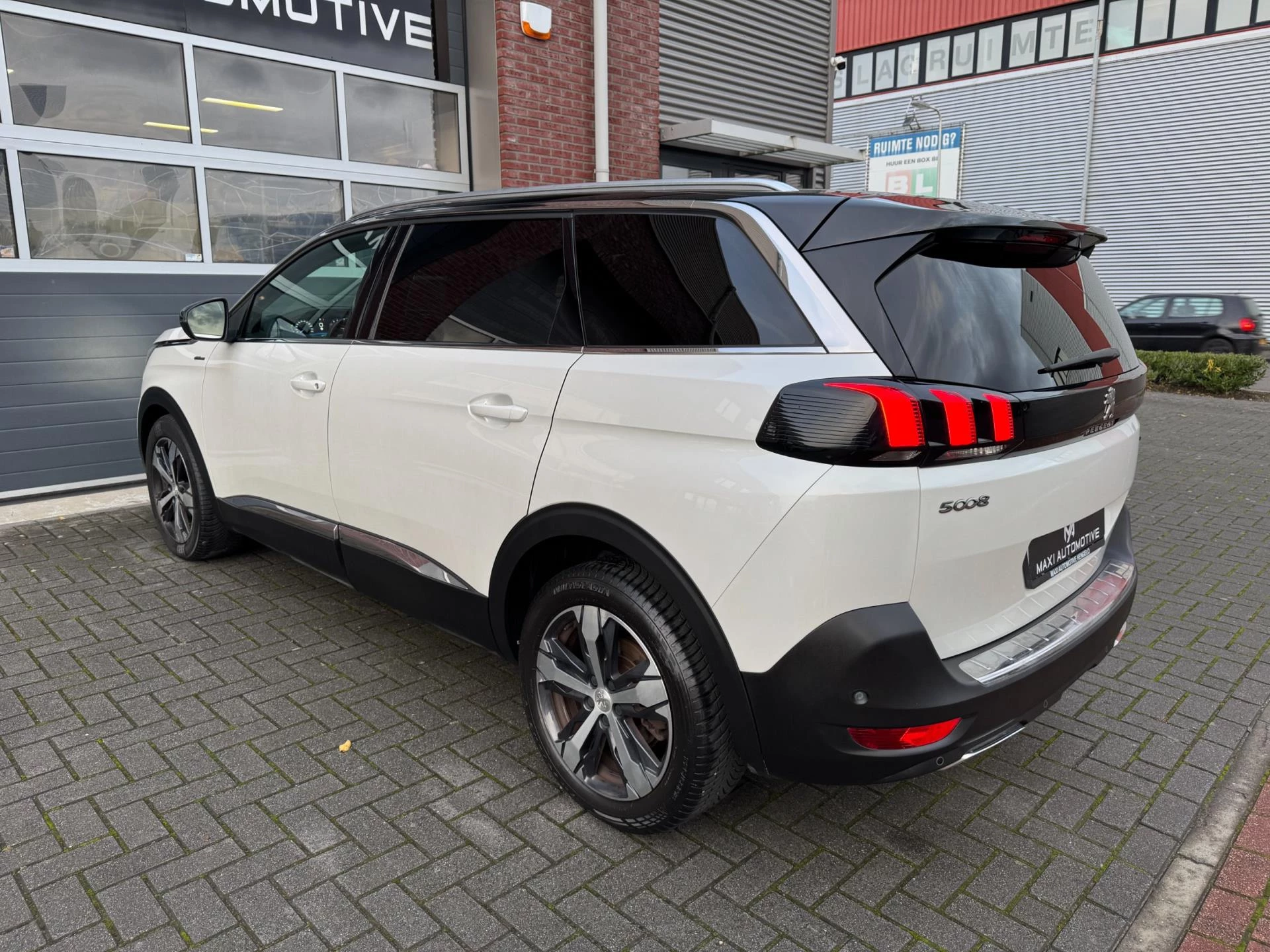 Hoofdafbeelding Peugeot 5008