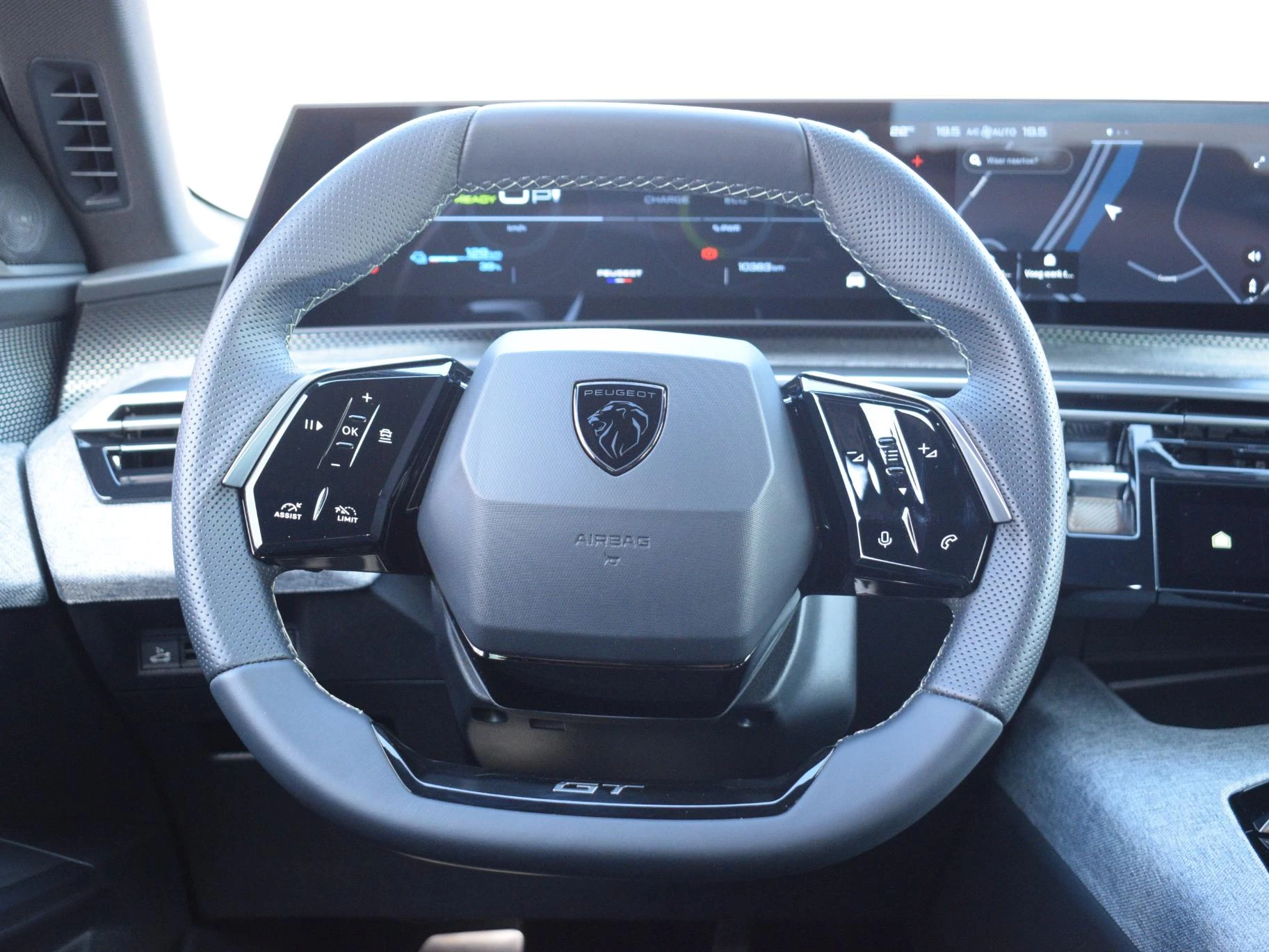 Hoofdafbeelding Peugeot e-3008