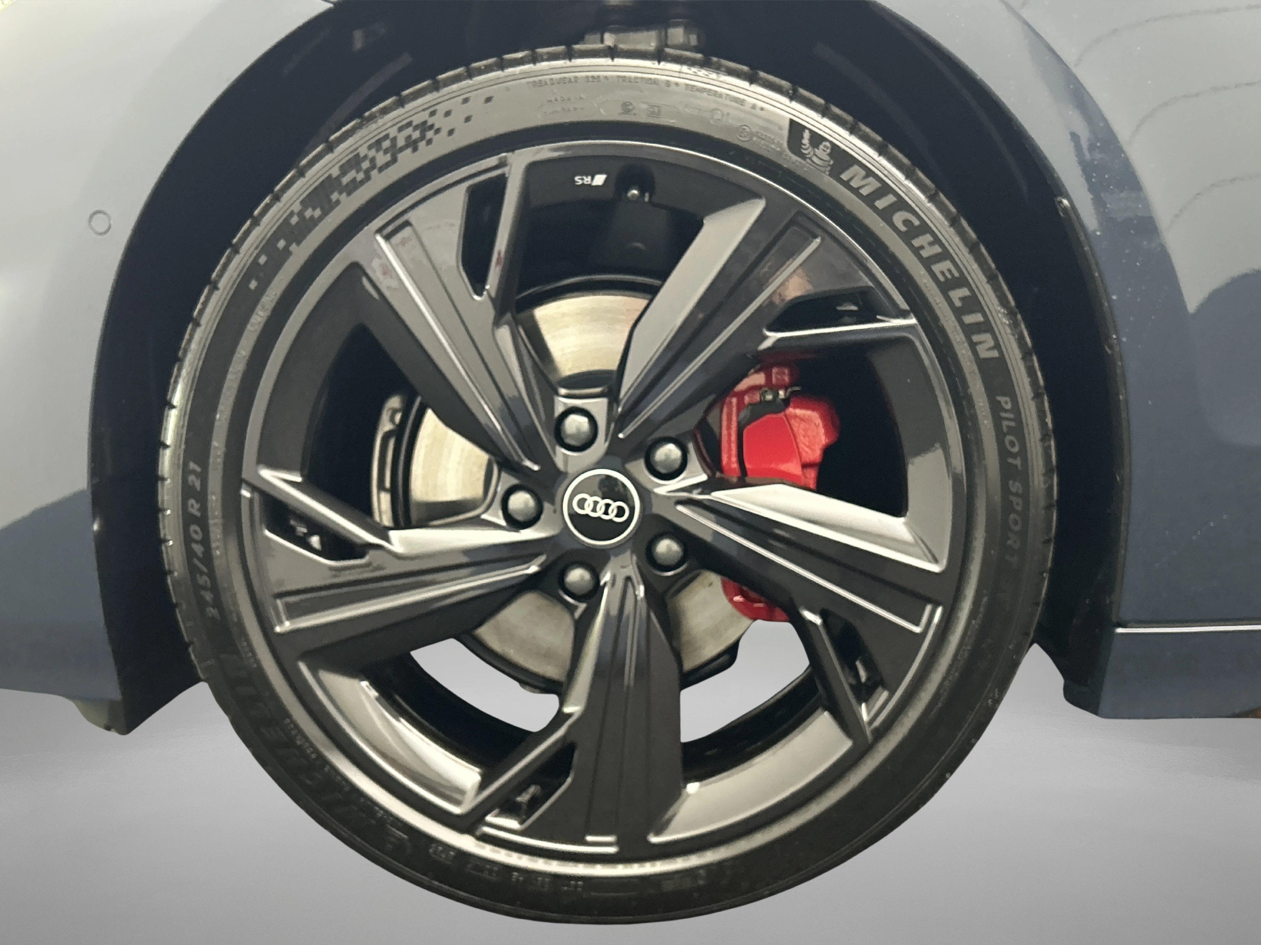 Hoofdafbeelding Audi A6 Avant e-tron