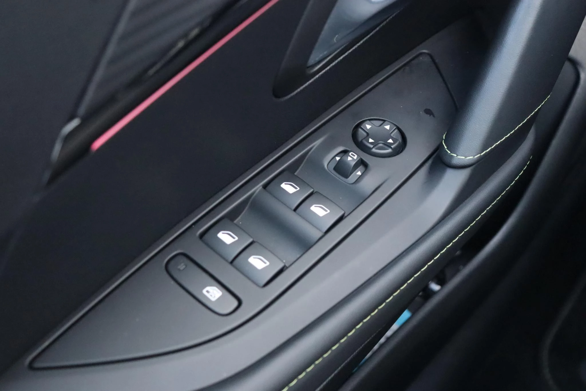 Hoofdafbeelding Peugeot e-208
