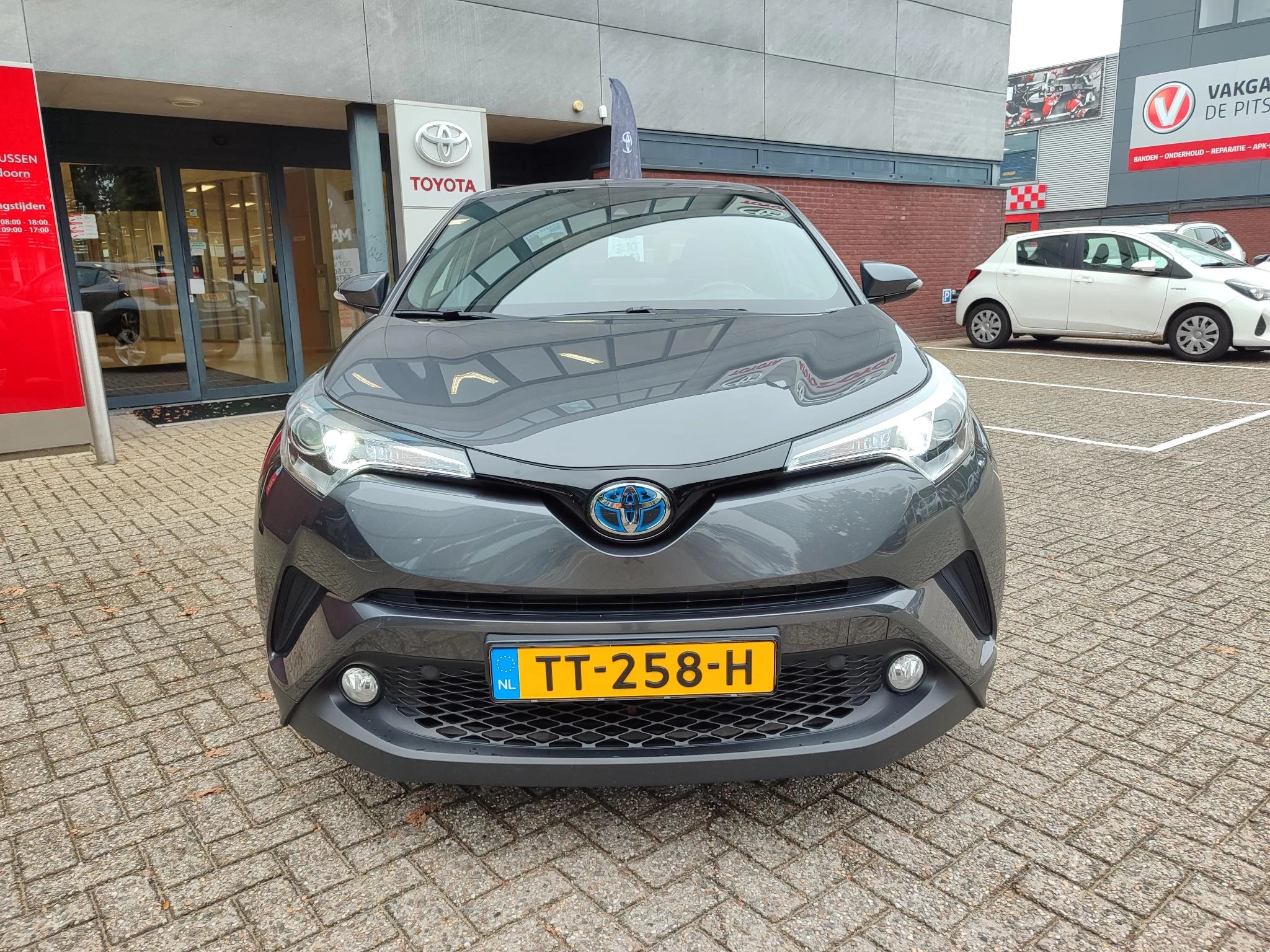 Hoofdafbeelding Toyota C-HR