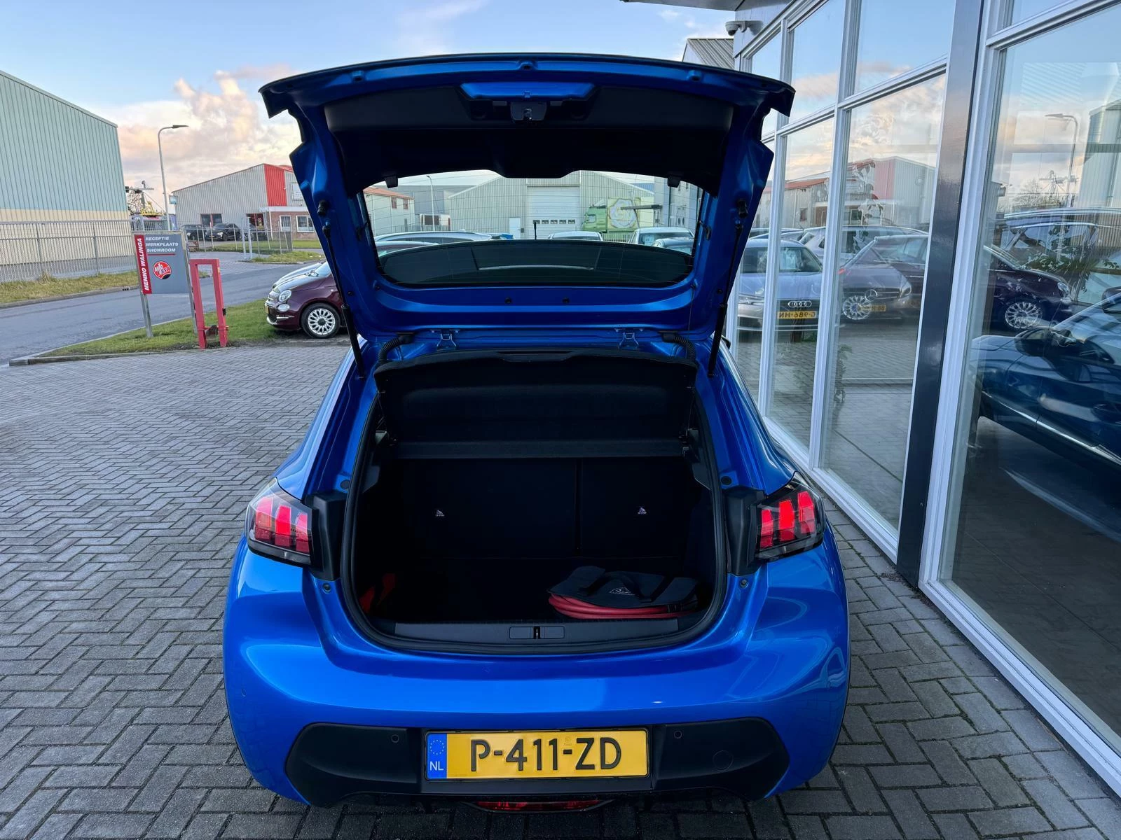 Hoofdafbeelding Peugeot e-208