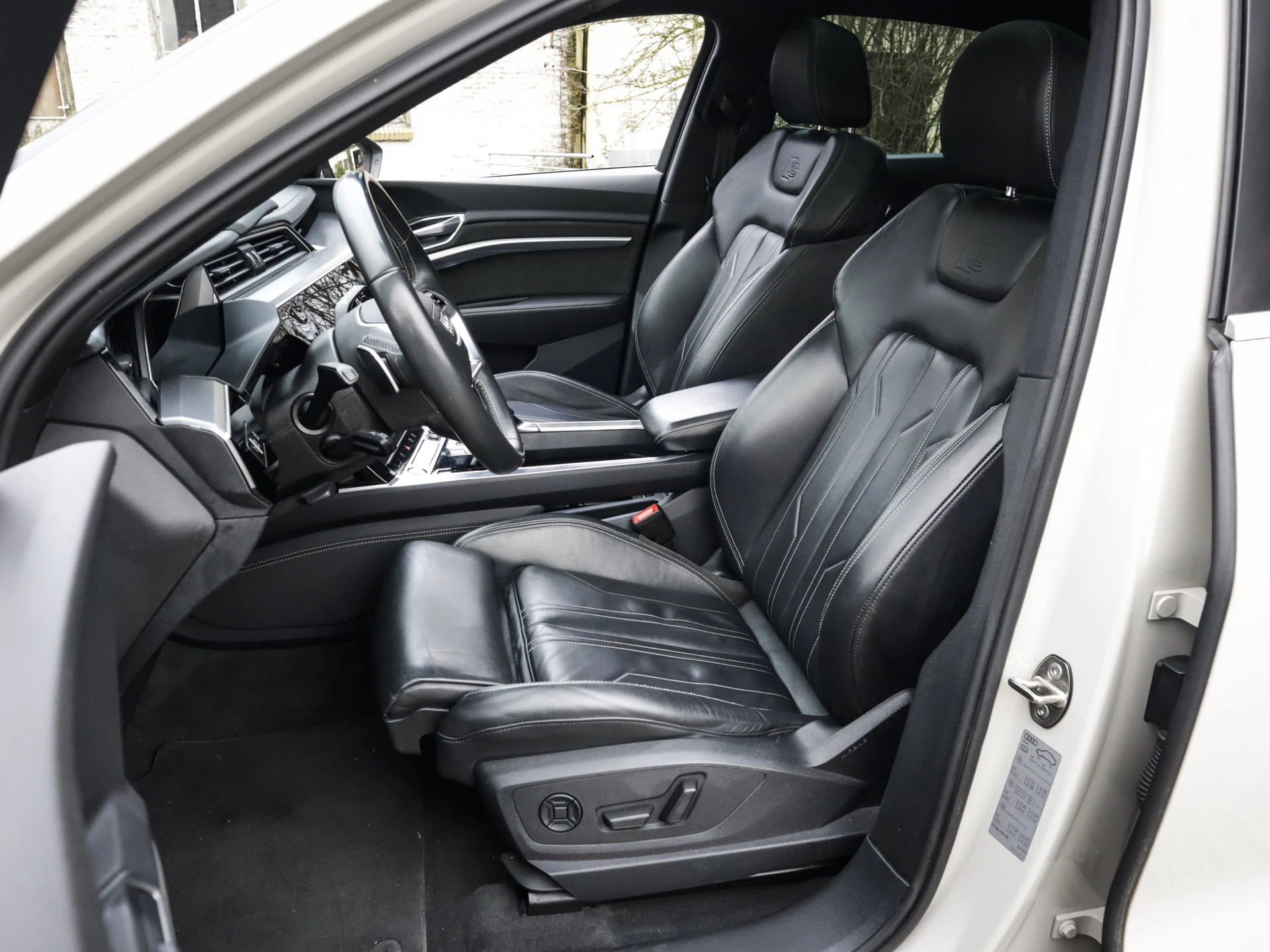 Hoofdafbeelding Audi e-tron