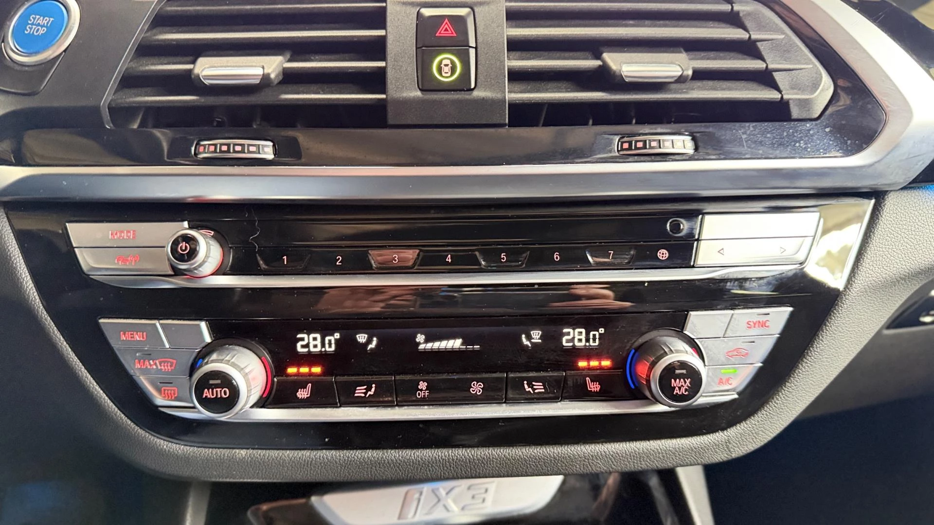 Hoofdafbeelding BMW iX3