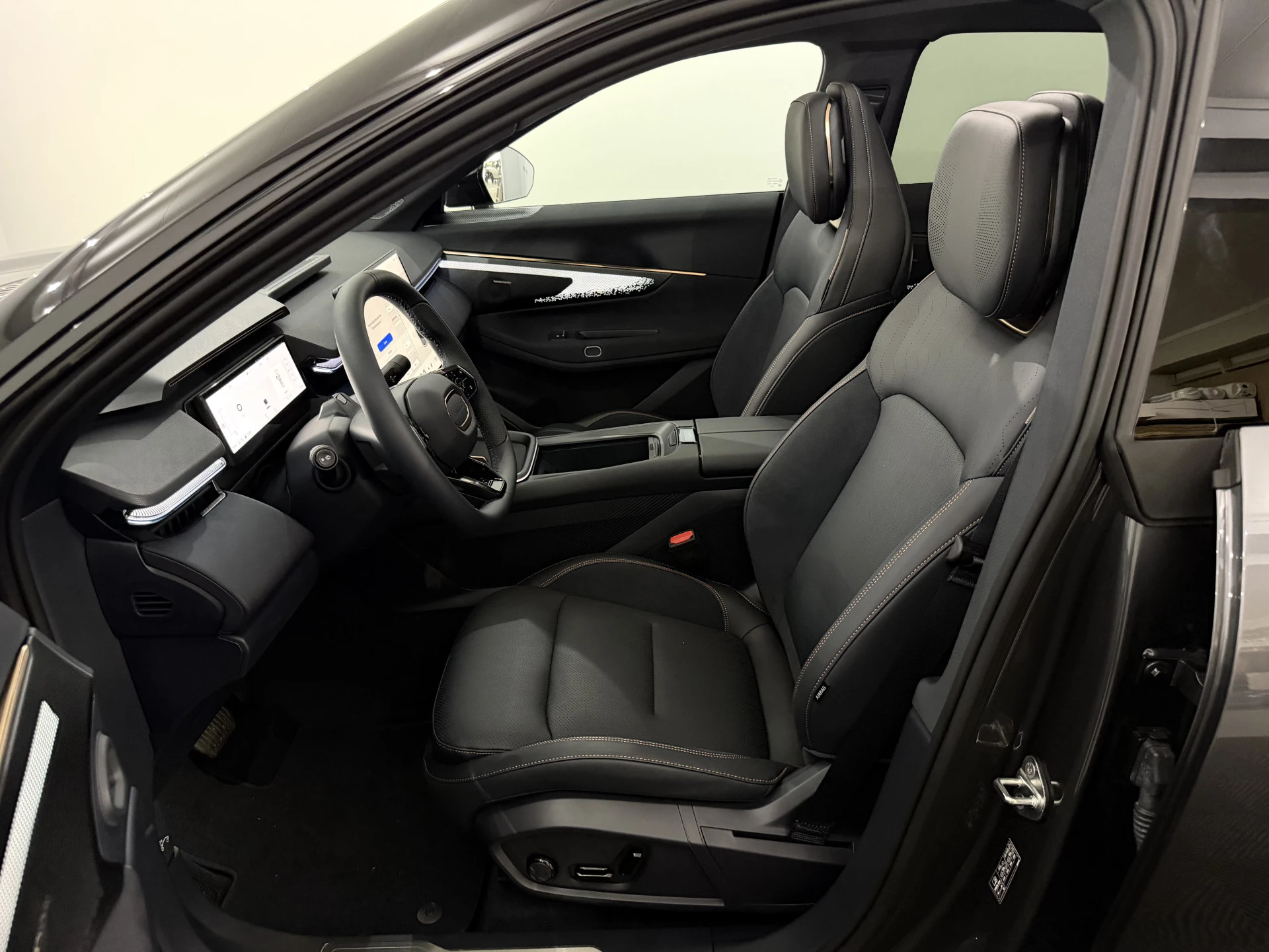 Hoofdafbeelding Lynk & Co 08