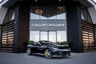Hoofdafbeelding Ferrari Portofino Ferrari Portofino 3.9 V8 HELE - Nero Daytona | Passenger Display | Carbon | JBL | Memory