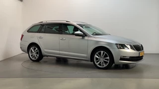 Skoda Octavia Combi 1.0 TSI DSGGreentech Clever Edition Leder-Stof Navigatie Stoelverwarming