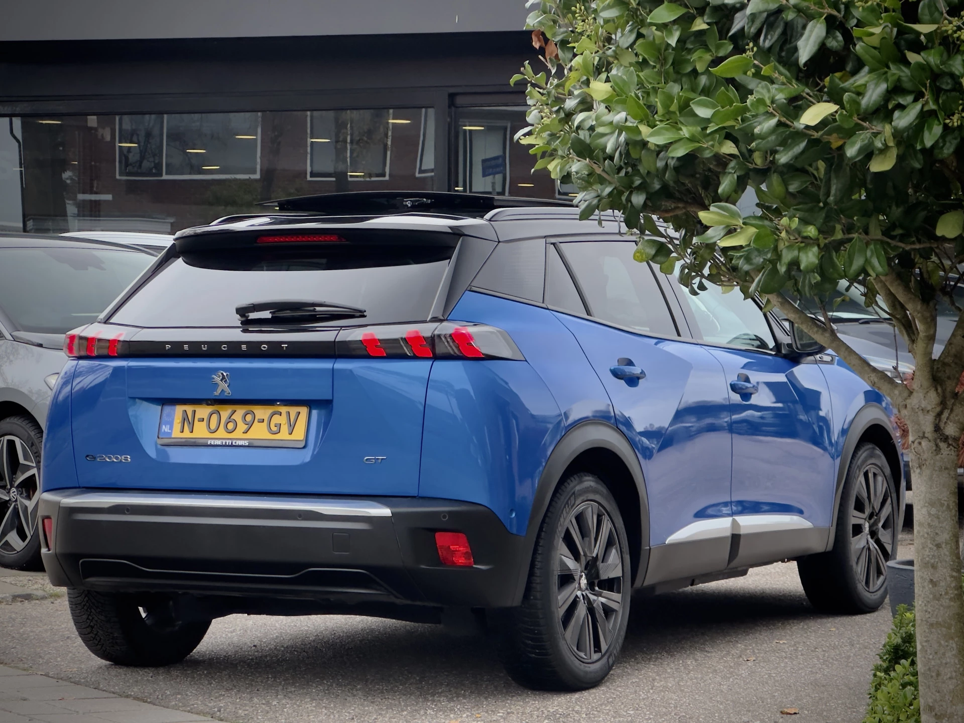 Hoofdafbeelding Peugeot e-2008