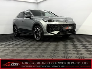 Volkswagen T-Roc 1.5 e TSI R-Line First Edition Nieuwe model!, Camera, Iq lights, Navi, Half leder, Stoel/Stuurverwarming, Cruise control adaptief, Sfeerverlichting, Keyless start, 2 jaar garantie