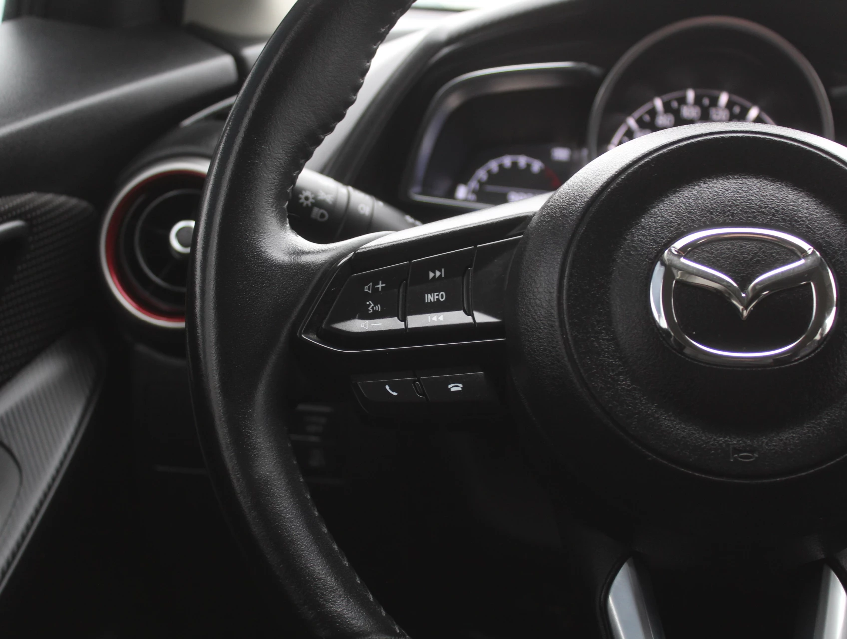 Hoofdafbeelding Mazda 2