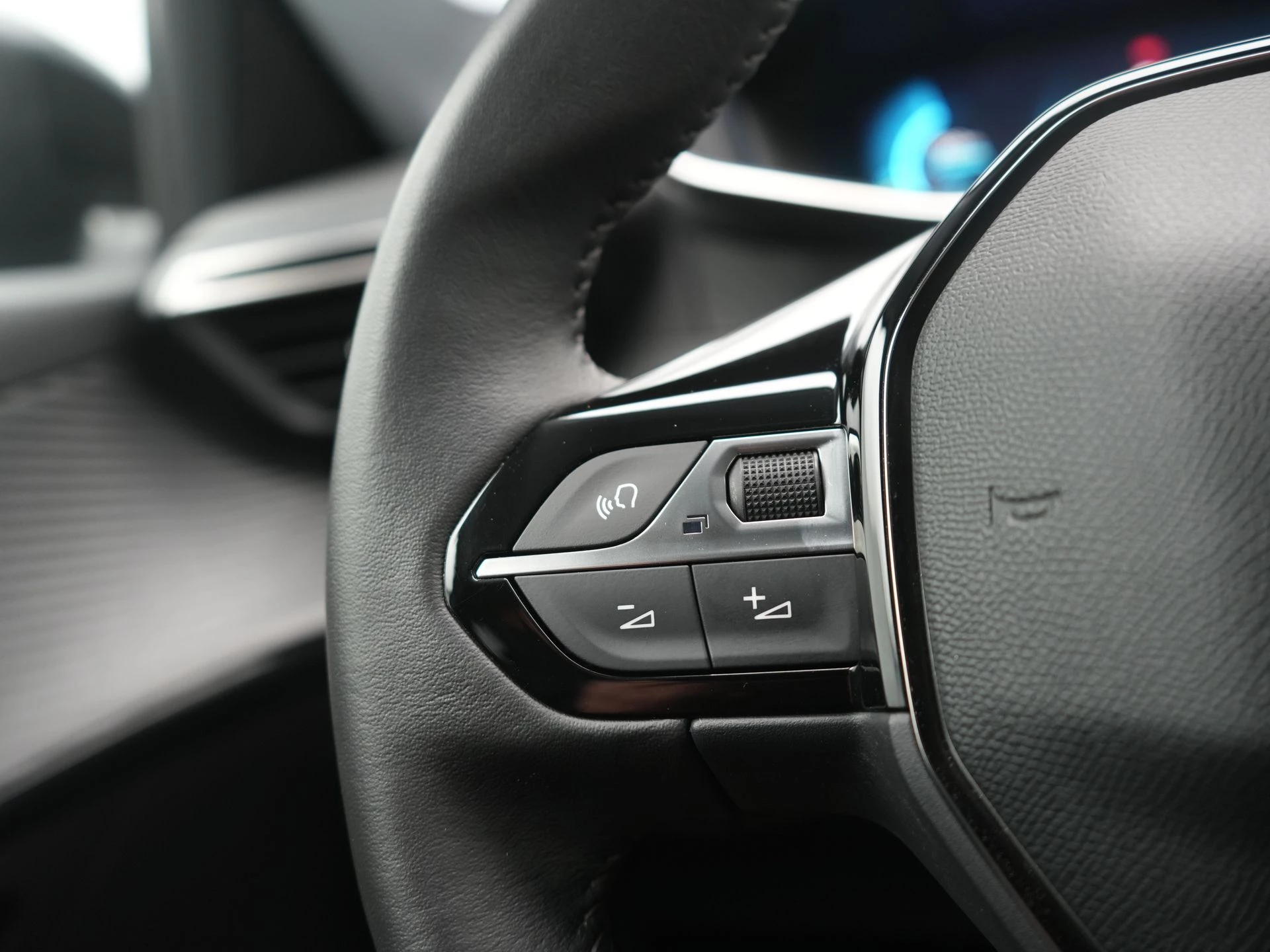 Hoofdafbeelding Peugeot e-208