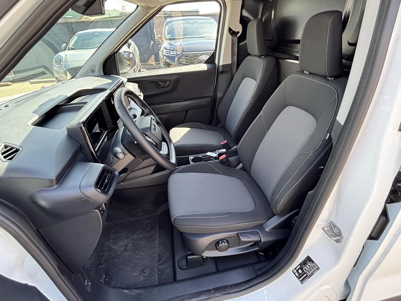 Hoofdafbeelding Ford E-Transit Courier