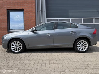 Volvo S60 1.5 T3 Automaat Momentum - dealer onderh. - xenon