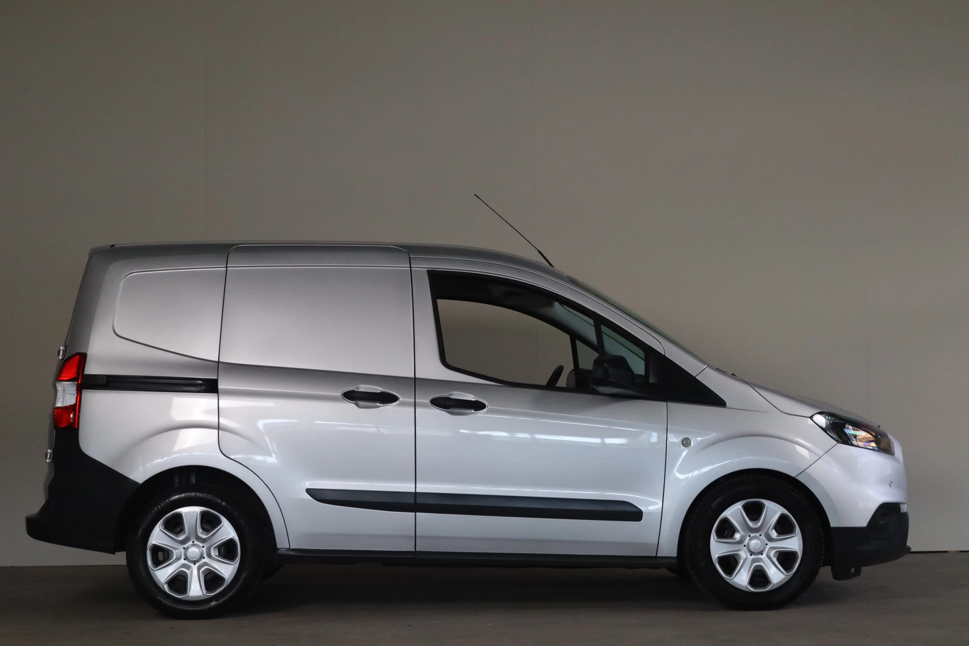 Hoofdafbeelding Ford Transit Courier