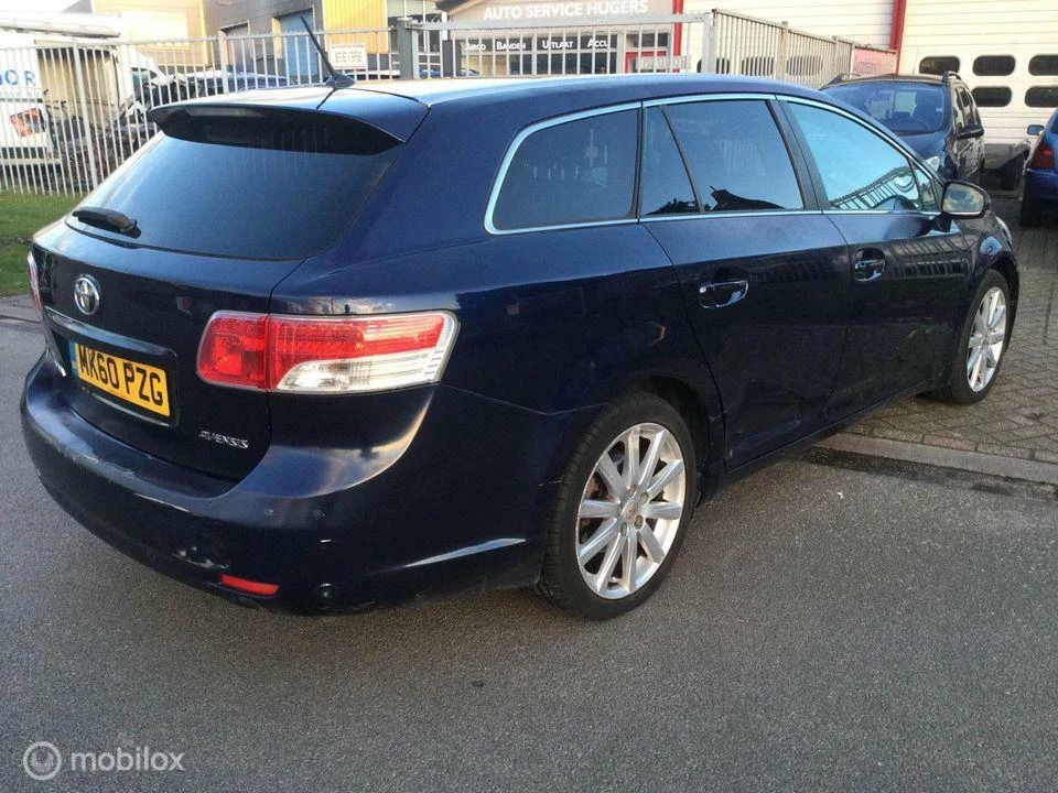 Hoofdafbeelding Toyota Avensis