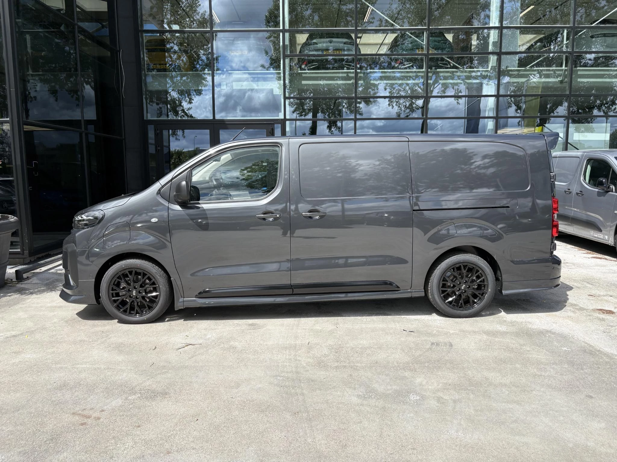 Hoofdafbeelding Peugeot e-Expert