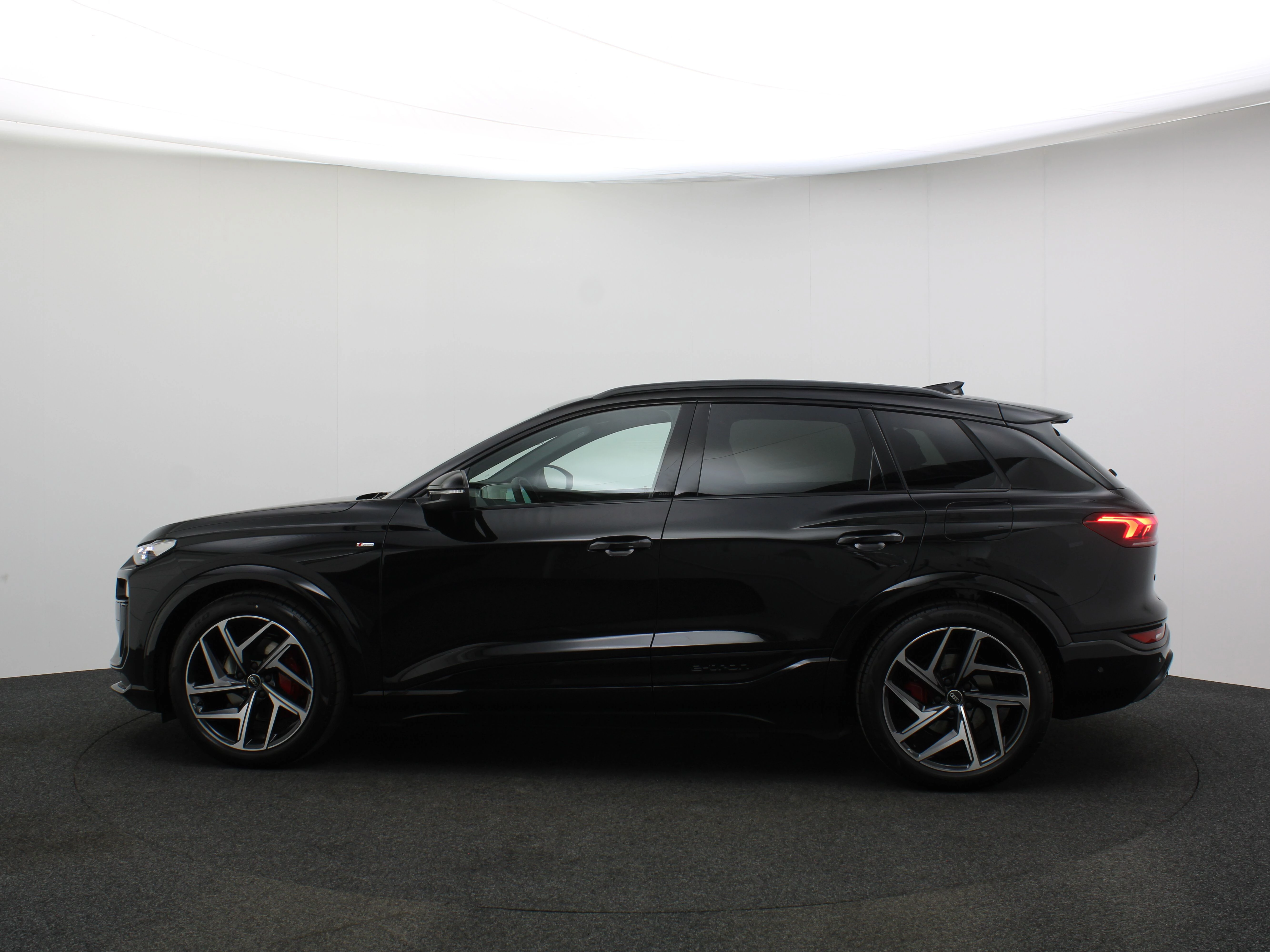 Hoofdafbeelding Audi Q6 e-tron