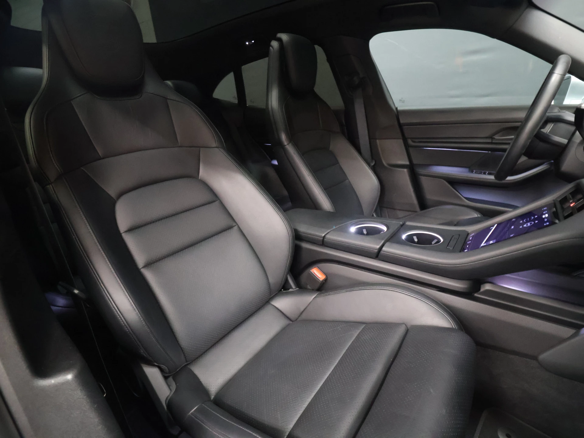 Hoofdafbeelding Porsche Taycan