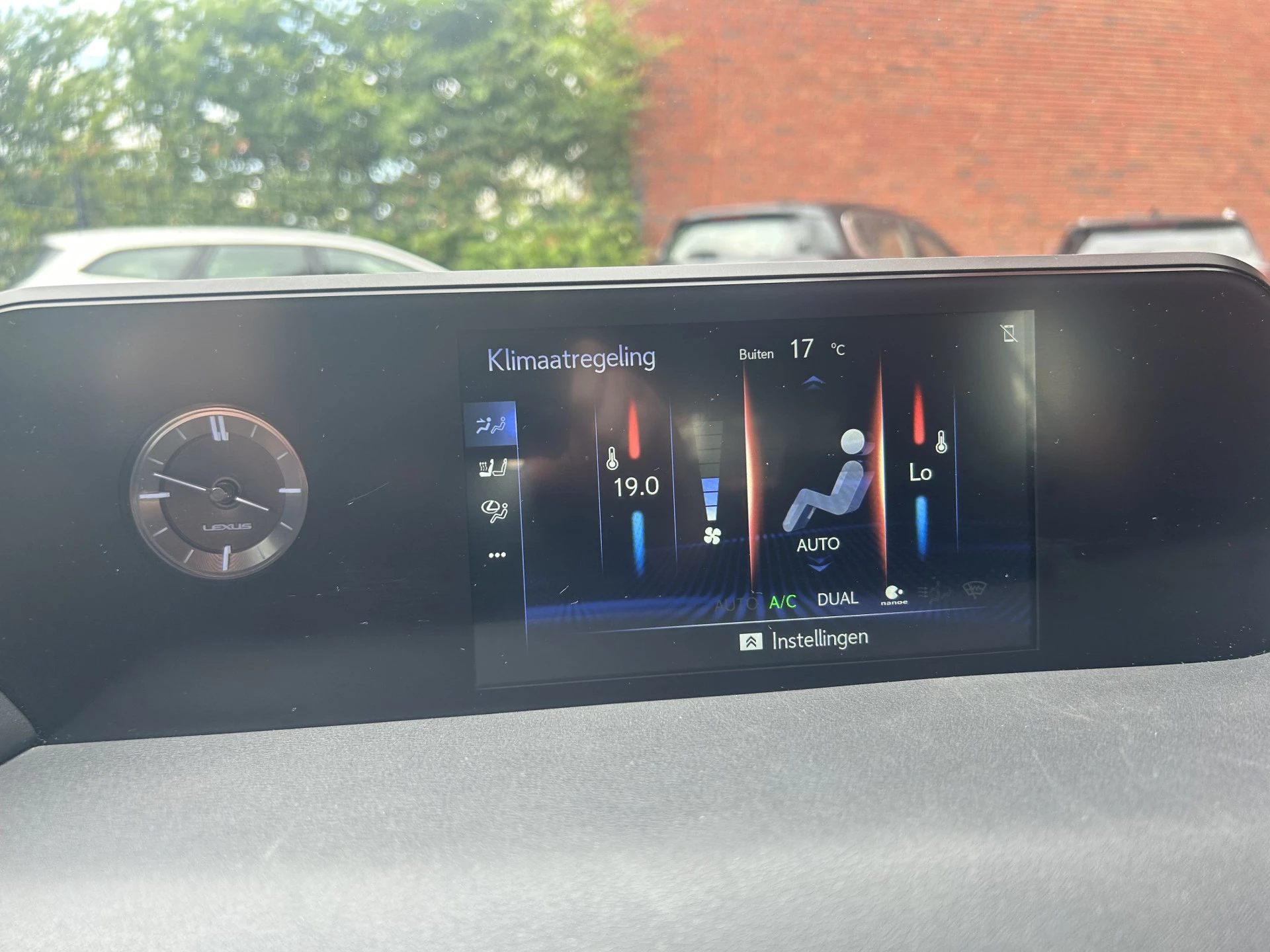 Hoofdafbeelding Lexus UX