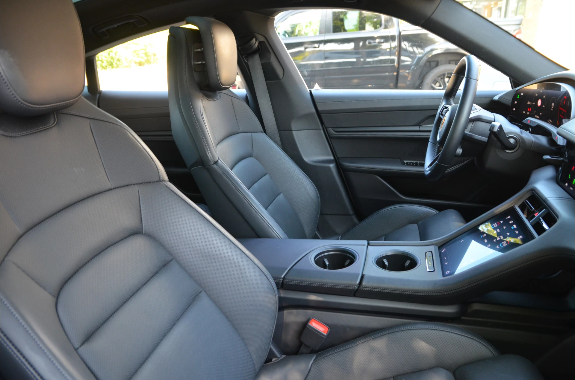 Hoofdafbeelding Porsche Taycan