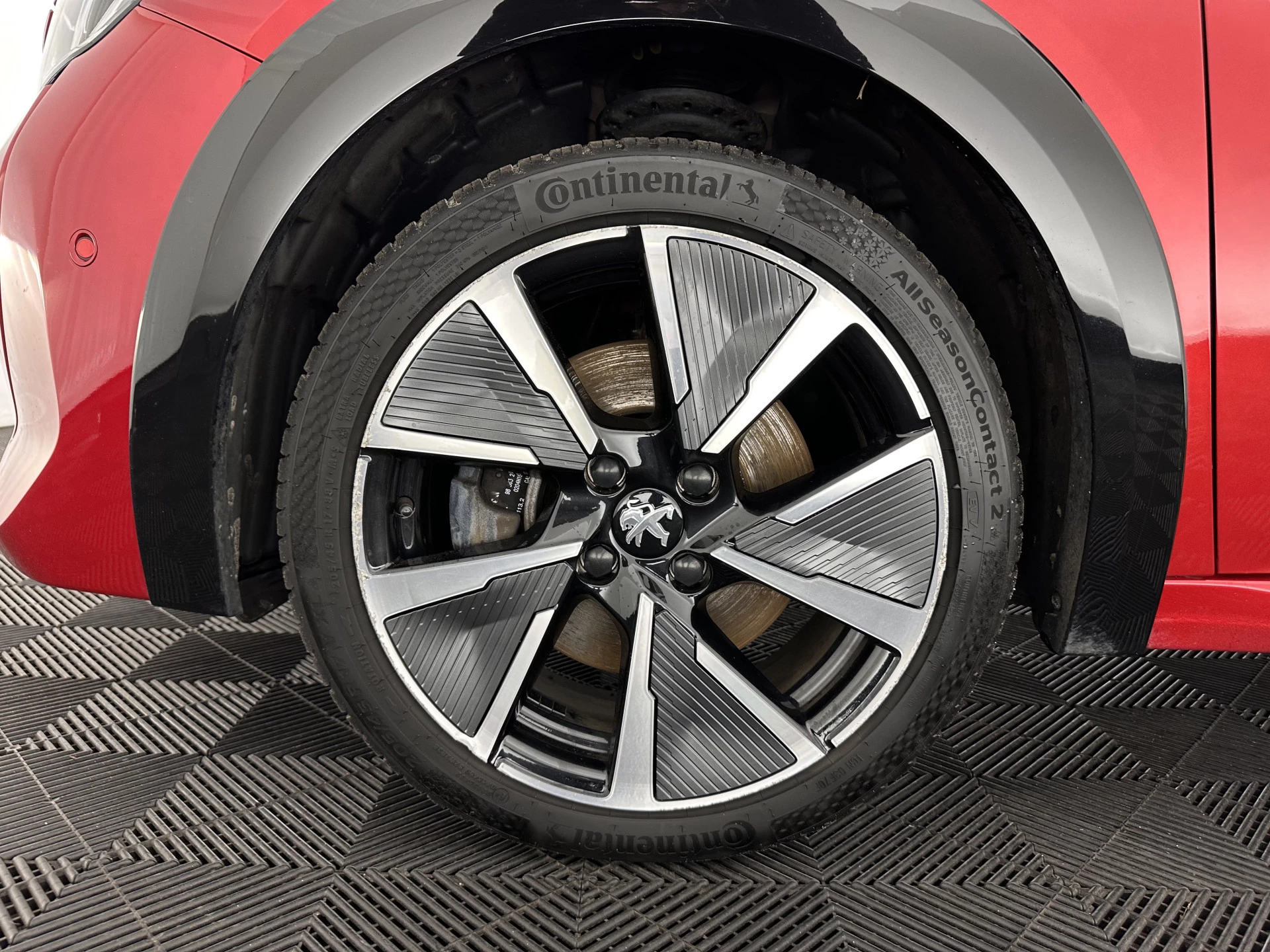 Hoofdafbeelding Peugeot e-208