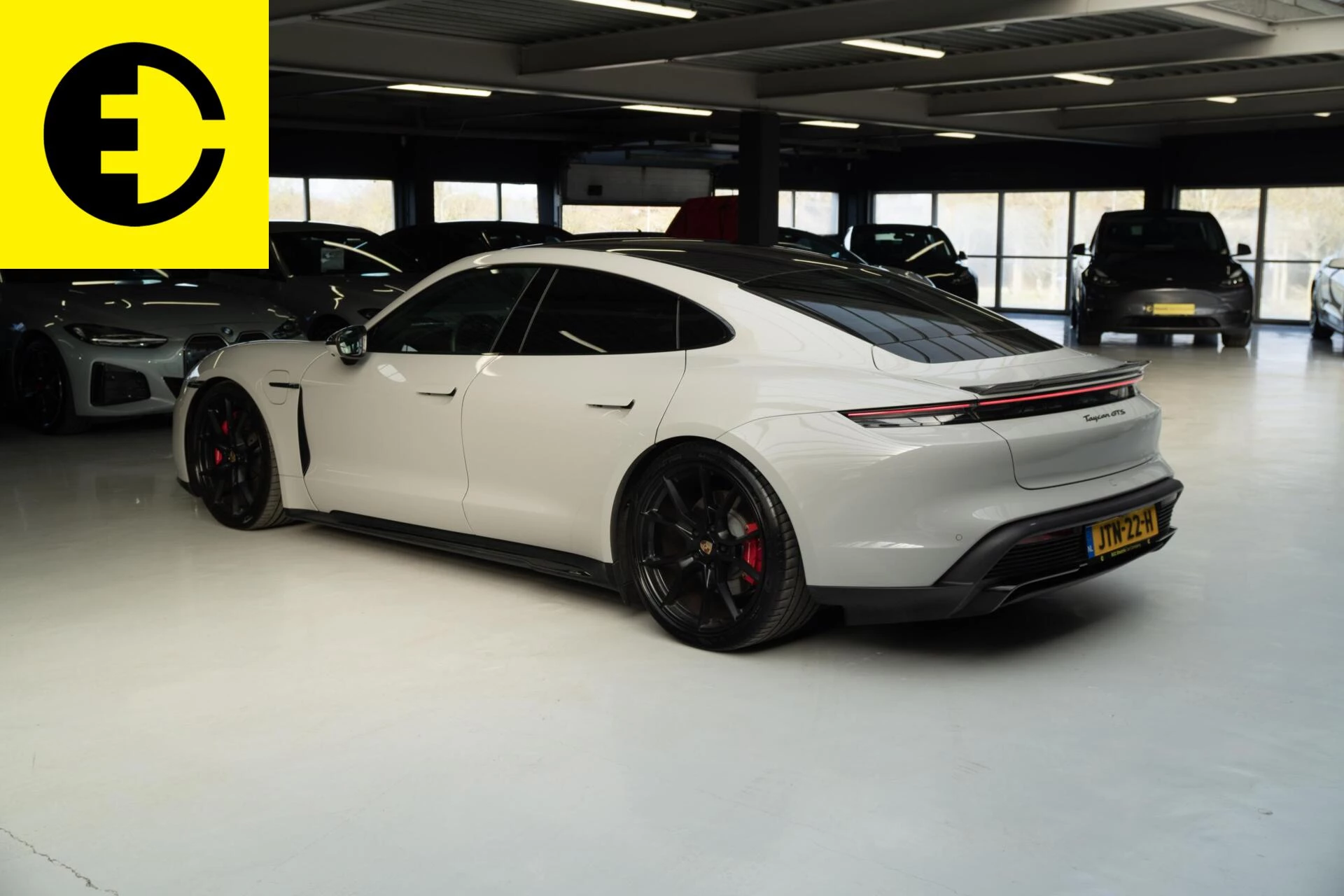 Hoofdafbeelding Porsche Taycan