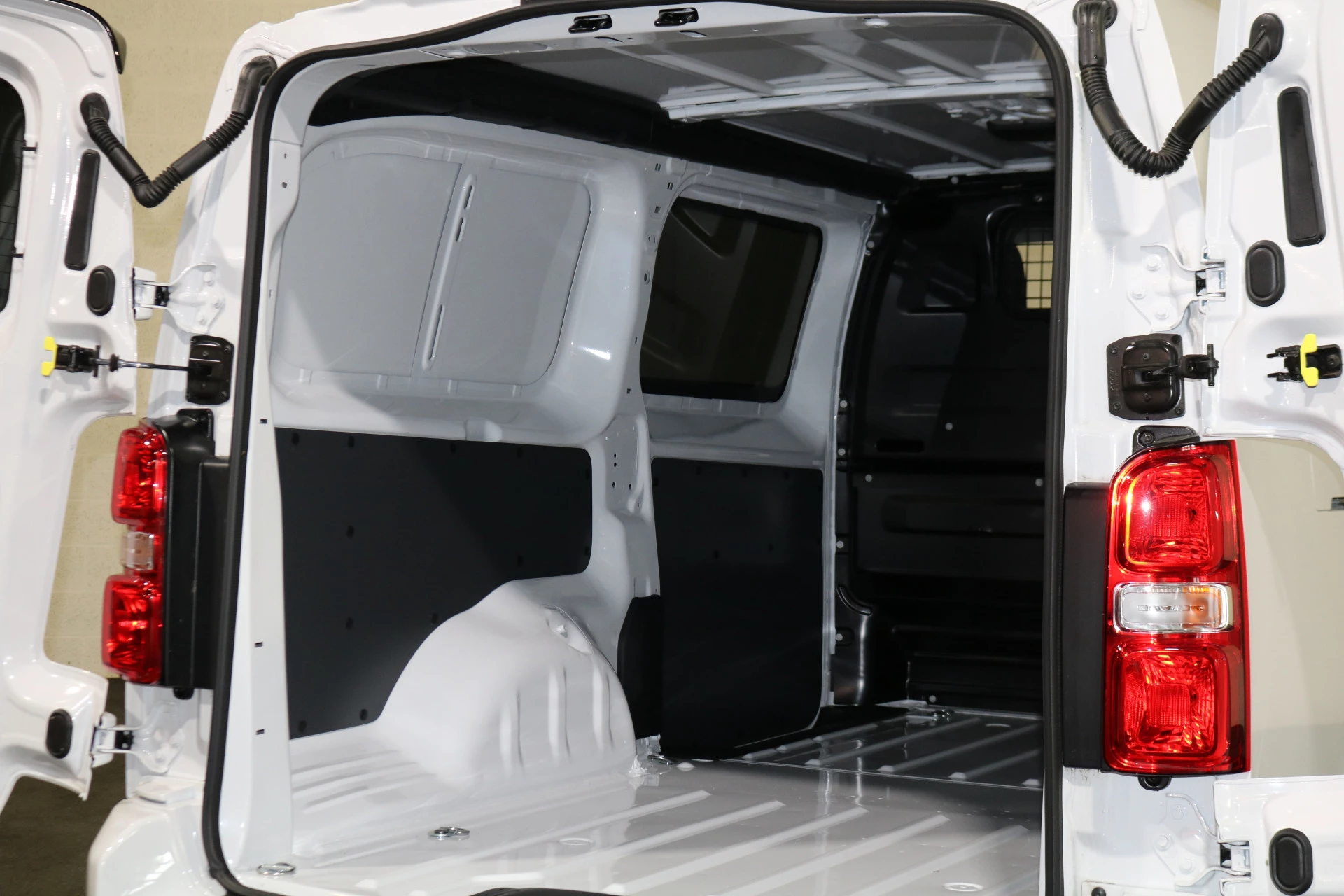 Hoofdafbeelding Peugeot e-Expert