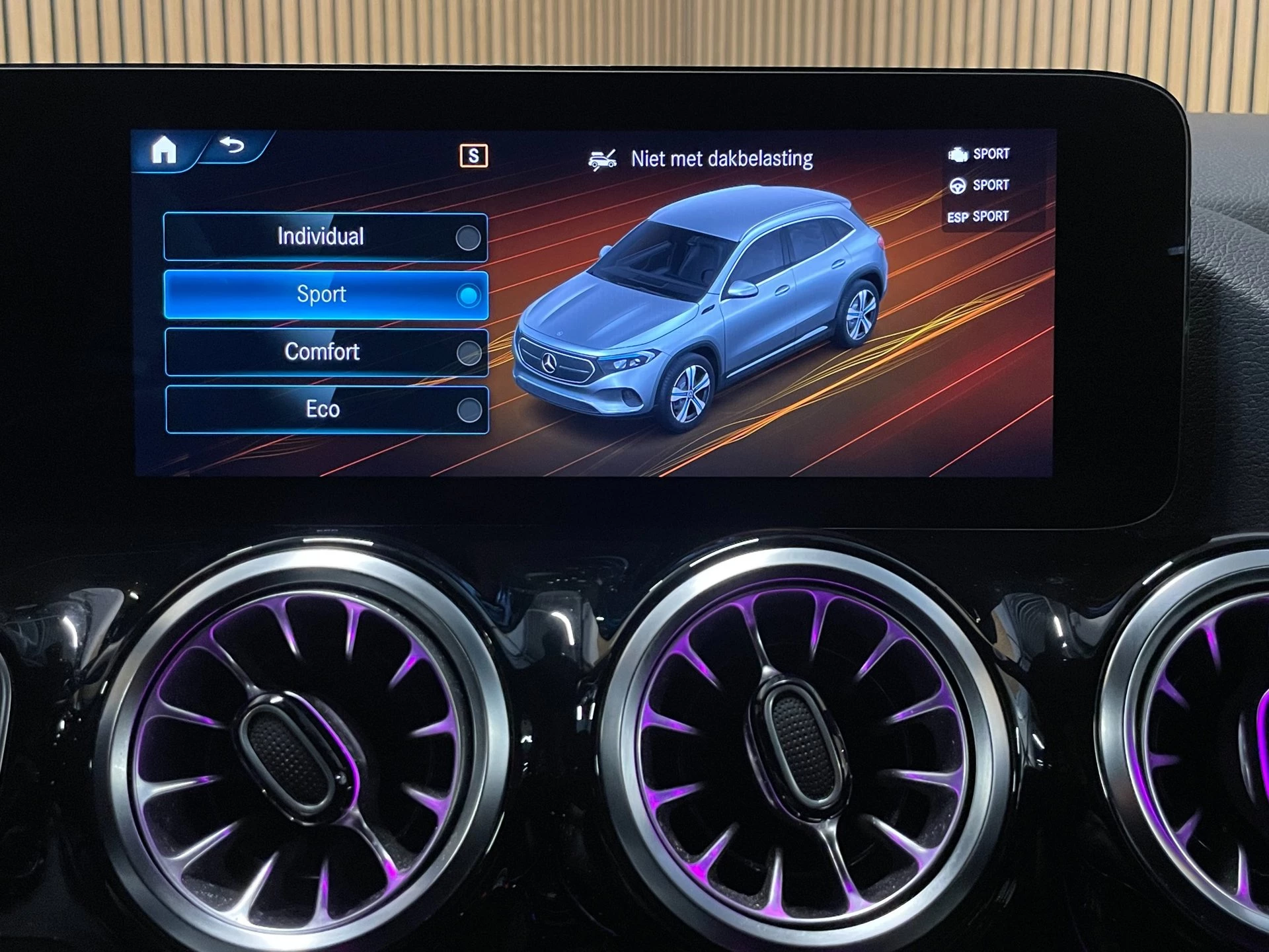 Hoofdafbeelding Mercedes-Benz EQA