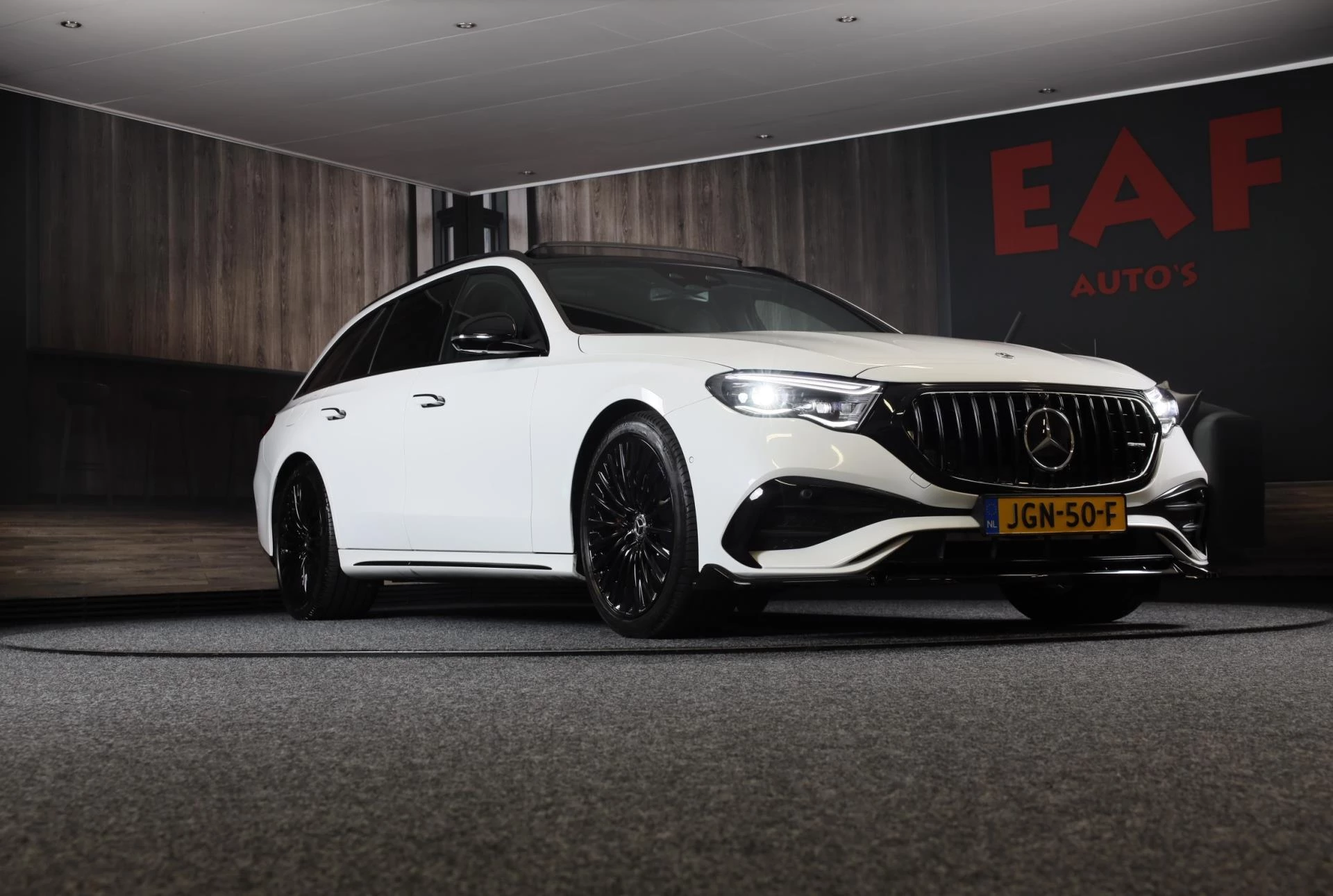 Hoofdafbeelding Mercedes-Benz E-Klasse