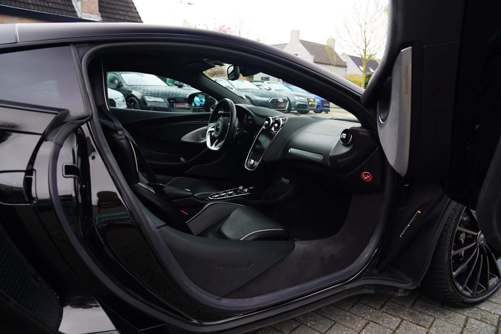 Hoofdafbeelding McLaren GT