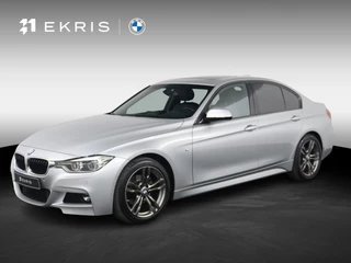 BMW 3-serie 320i Corporate Lease High Executive | Panoramadak | Sportstoelen | Voorstoelen verwarmd | Parkeersensor voor en achter |