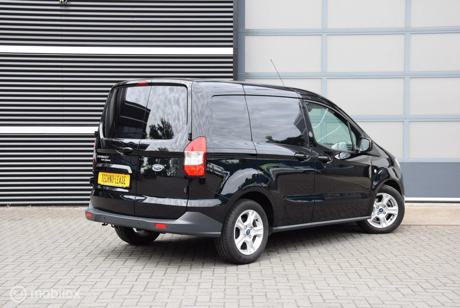 Hoofdafbeelding Ford Transit Courier