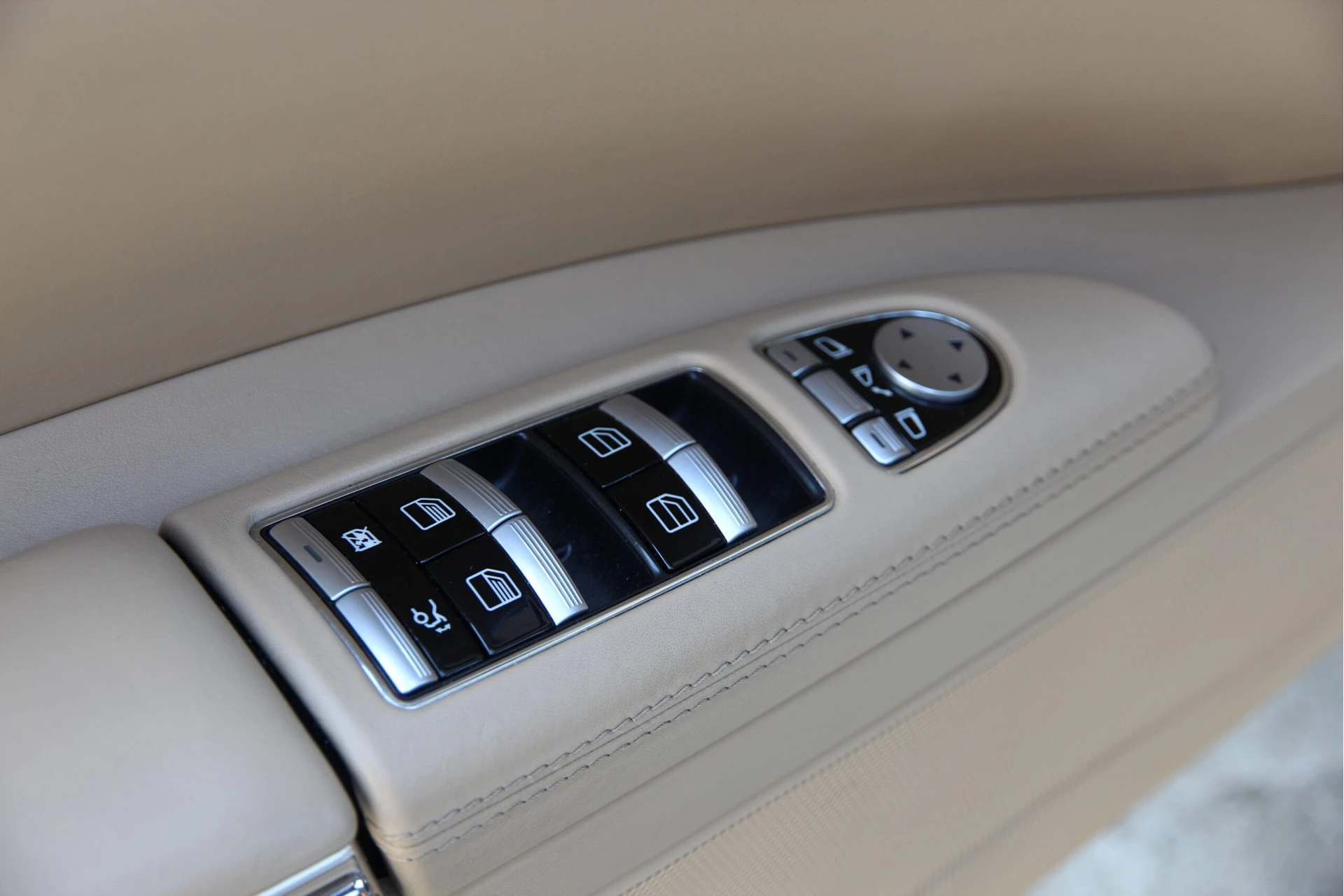 Hoofdafbeelding Mercedes-Benz S-Klasse