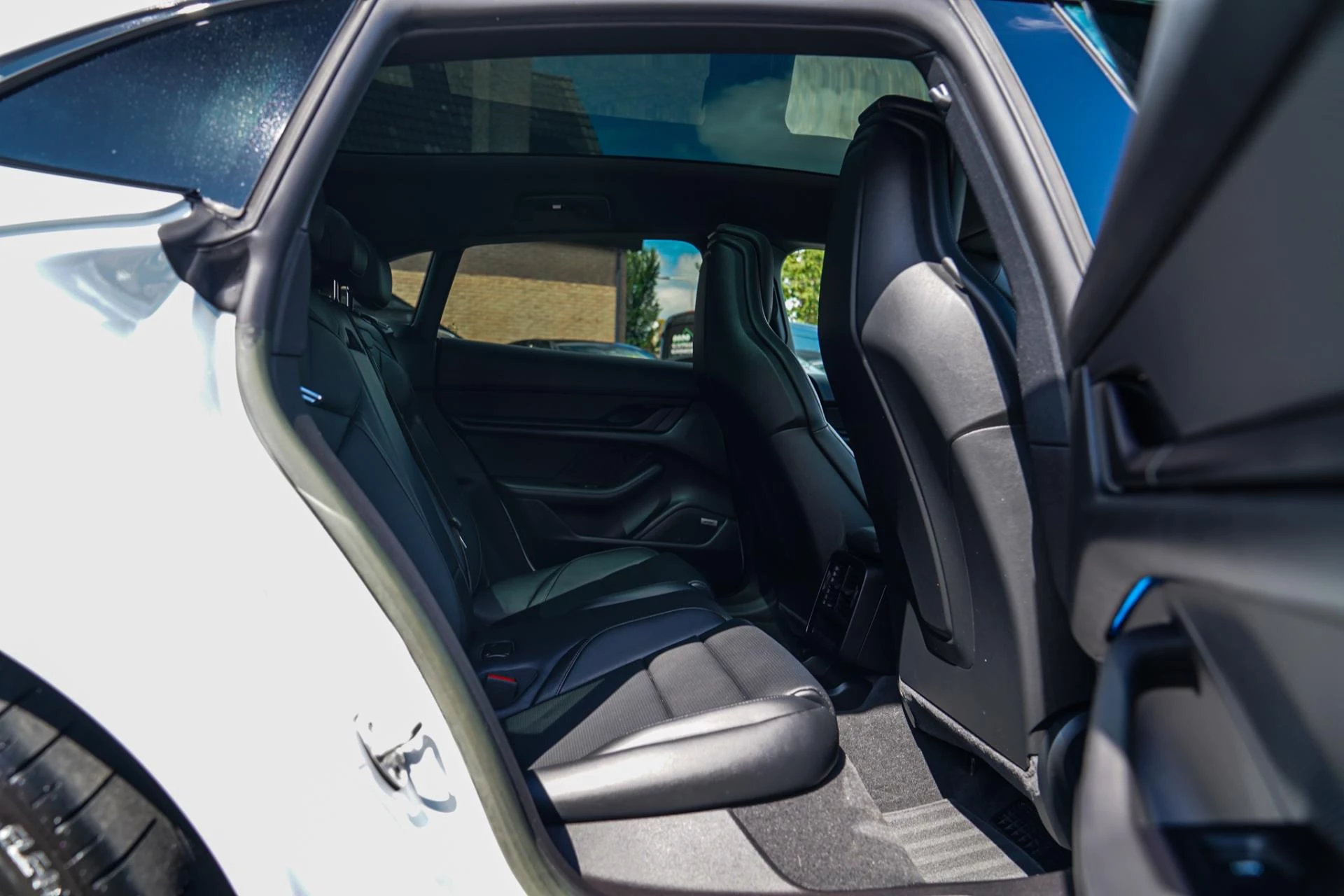 Hoofdafbeelding Porsche Taycan