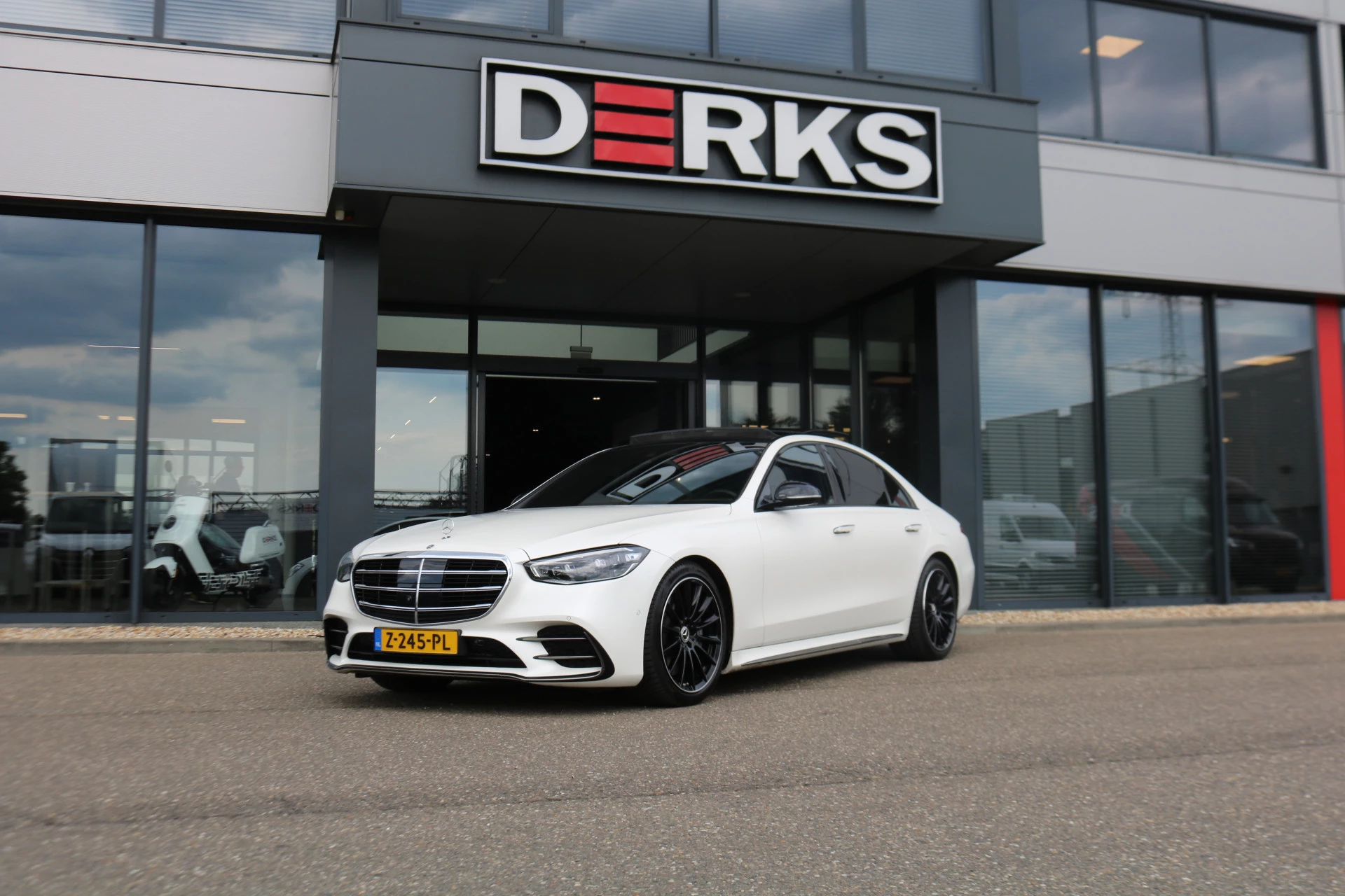 Hoofdafbeelding Mercedes-Benz S-Klasse