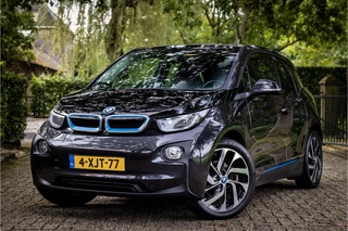 Hoofdafbeelding BMW i3 BMW i3 Comfort 22 kWh Warmtepomp € 2.000 Subsidie Mogelijk