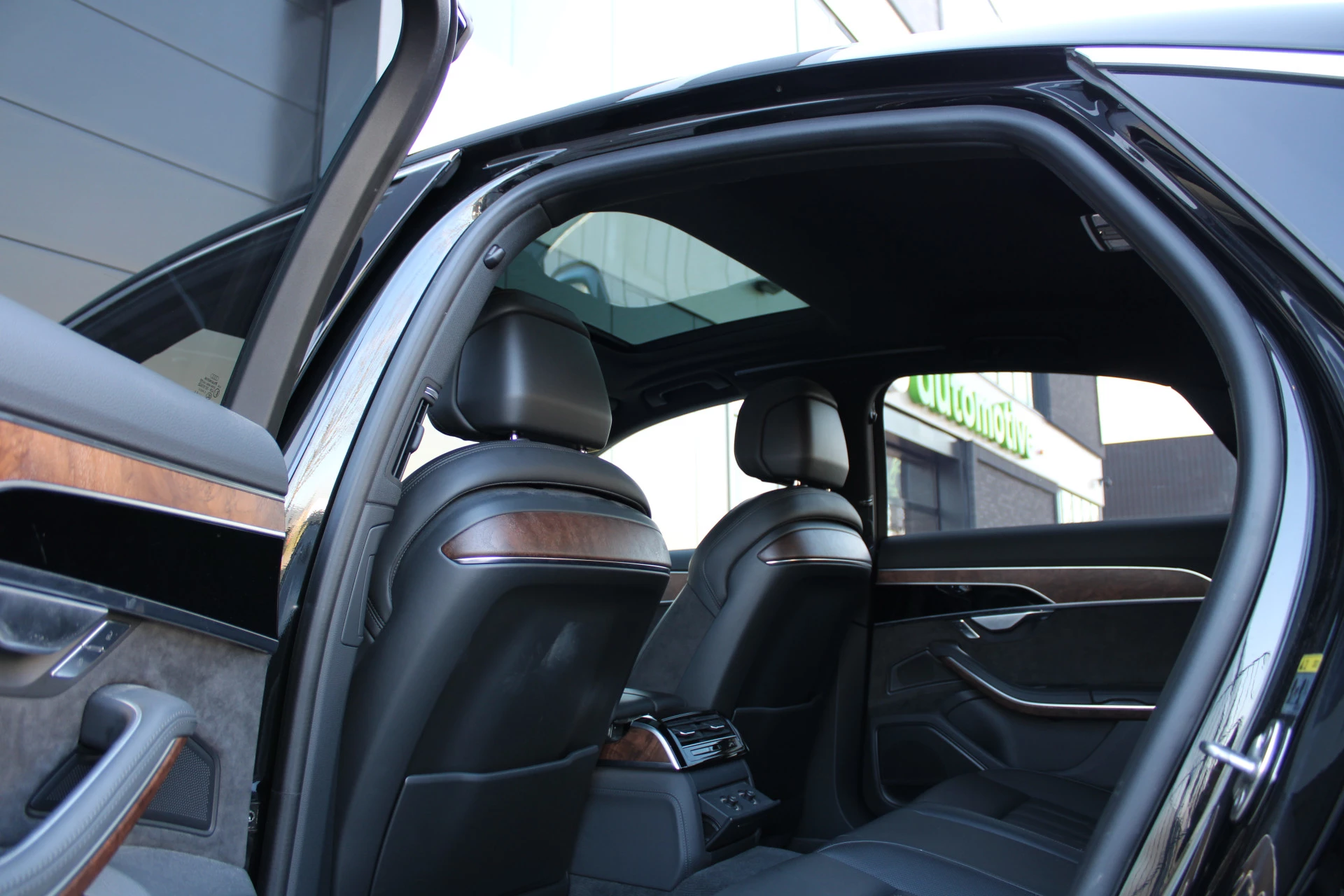 Hoofdafbeelding Audi A8