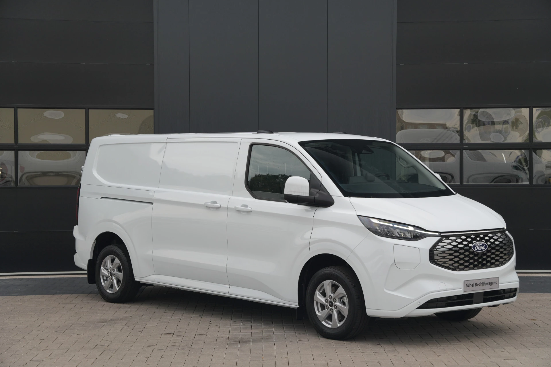 Hoofdafbeelding Ford E-Transit Custom