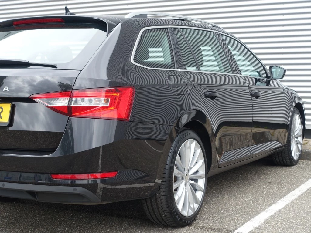 Hoofdafbeelding Škoda Superb