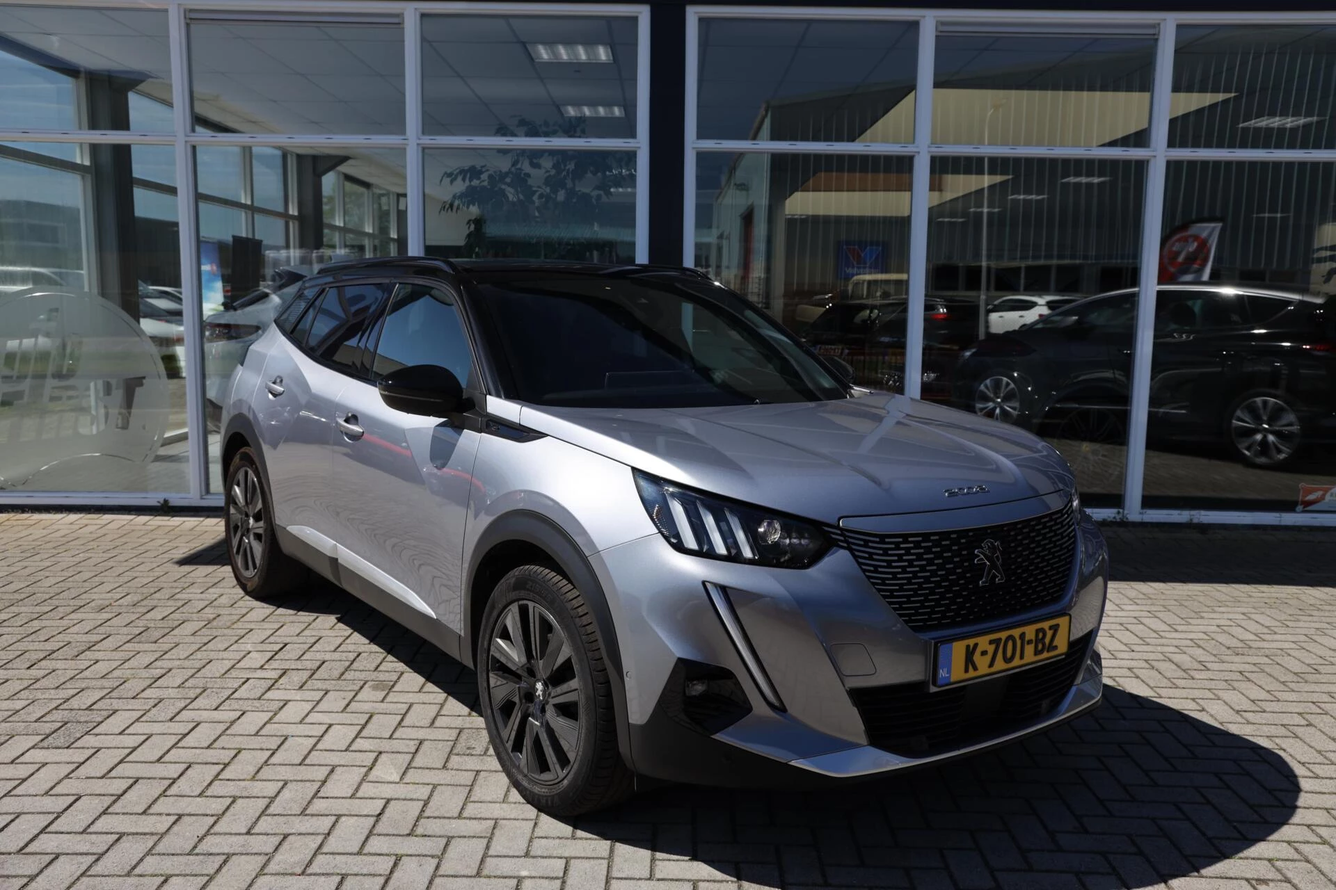 Hoofdafbeelding Peugeot e-2008