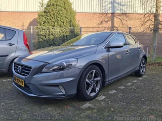 Volvo V40 2.0 D2 Momentum R line