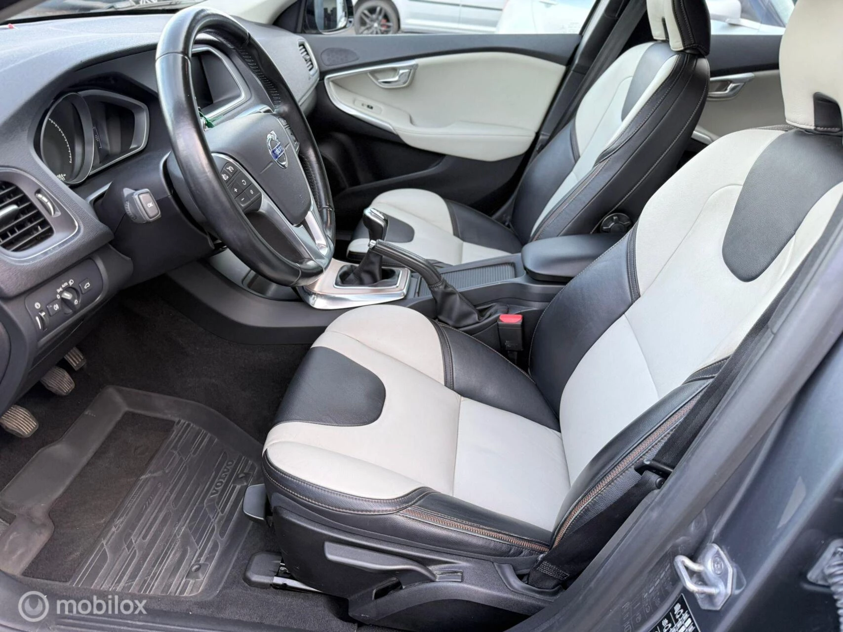 Hoofdafbeelding Volvo V40