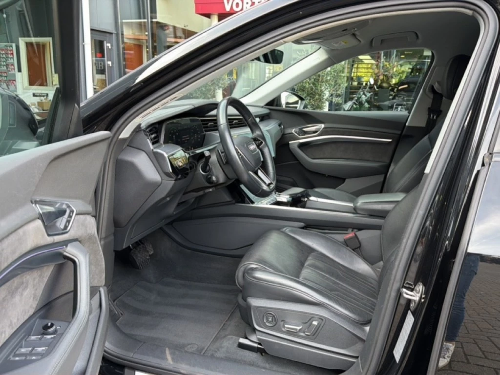 Hoofdafbeelding Audi e-tron