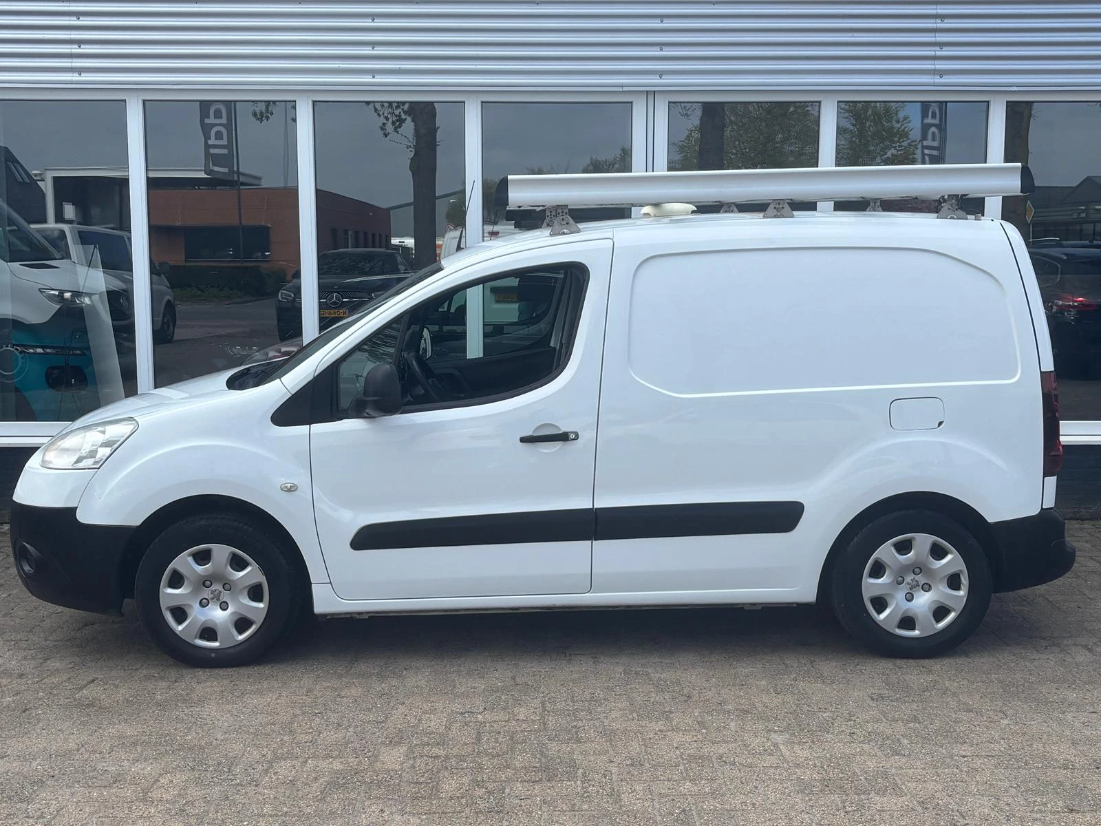 Hoofdafbeelding Peugeot Partner