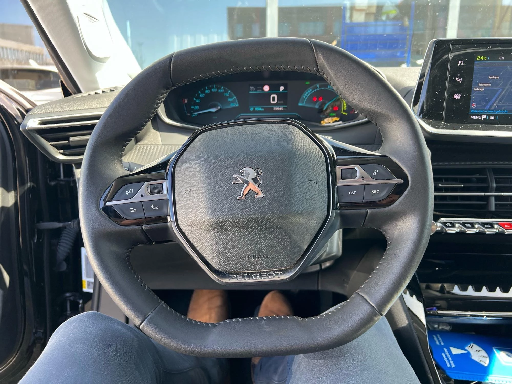 Hoofdafbeelding Peugeot e-2008