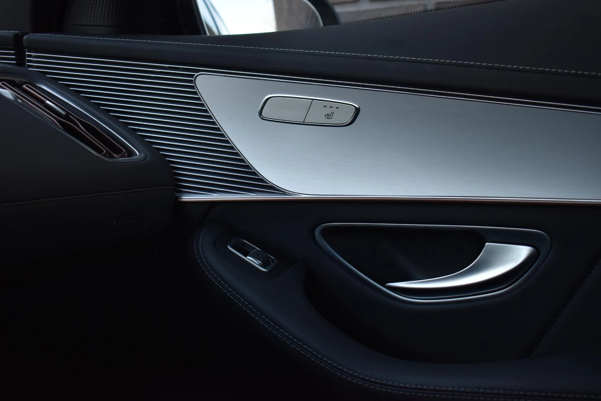 Hoofdafbeelding Mercedes-Benz EQC