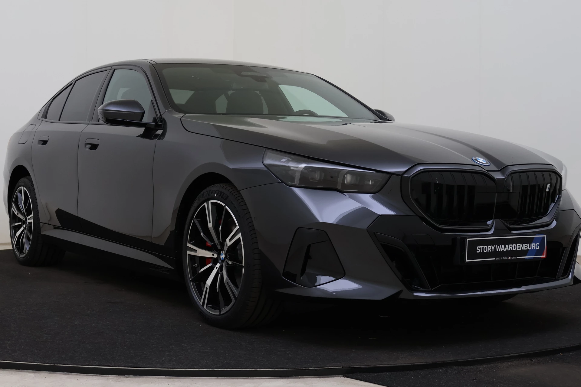 Hoofdafbeelding BMW i5